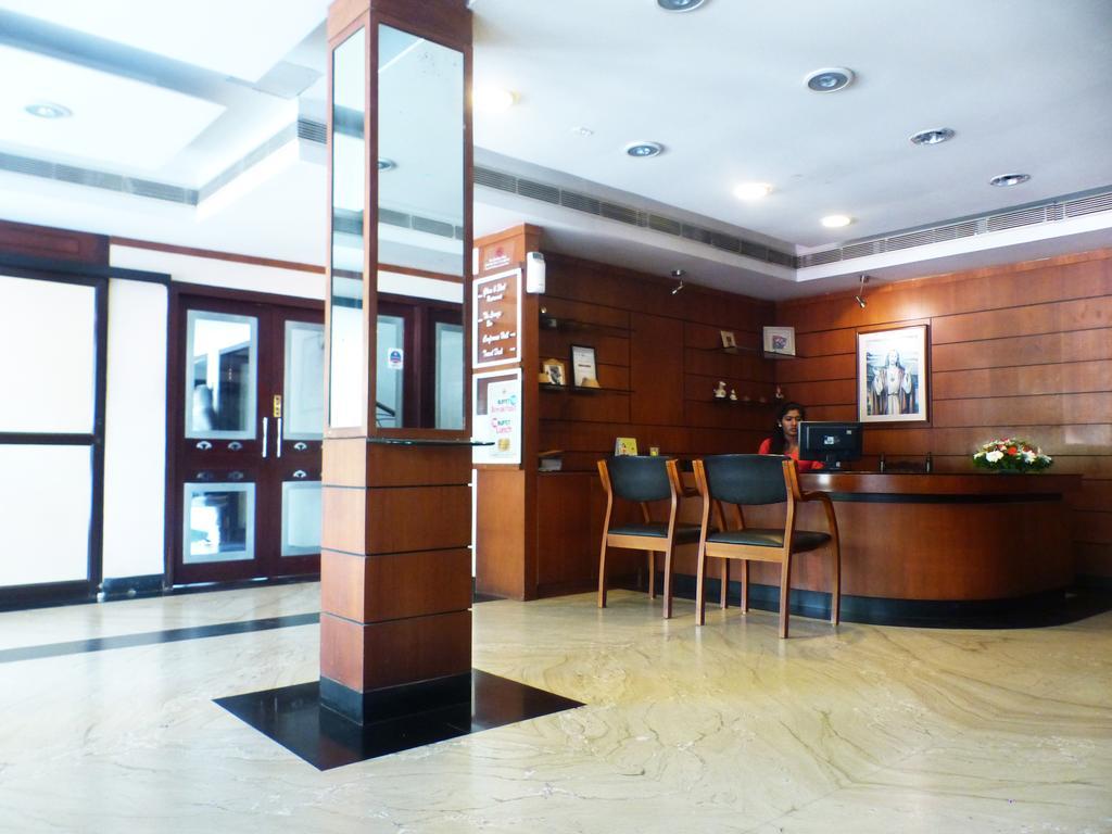 Hotel Highway Garden Kochi Екстериор снимка
