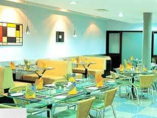 Hotel Highway Garden Kochi Екстериор снимка